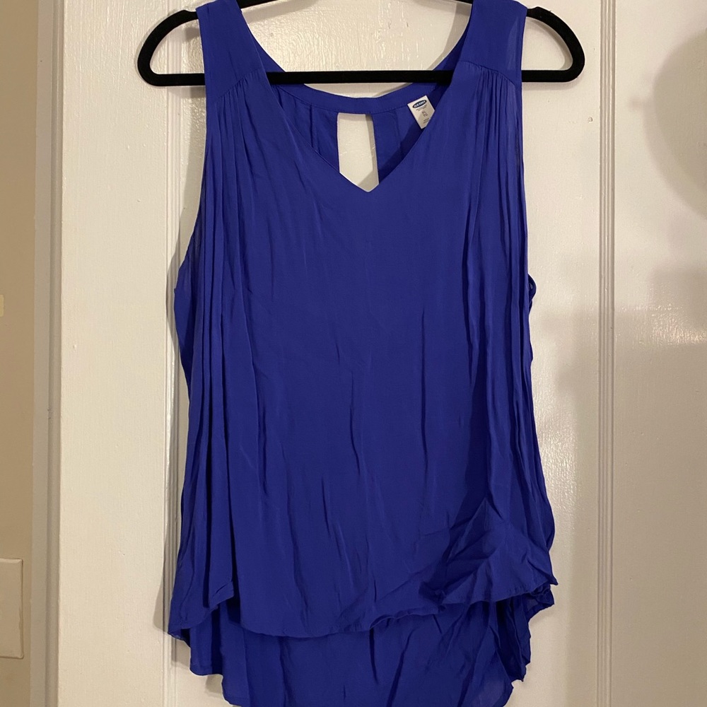 Blue sleeveless v neck blouse w/ key hole